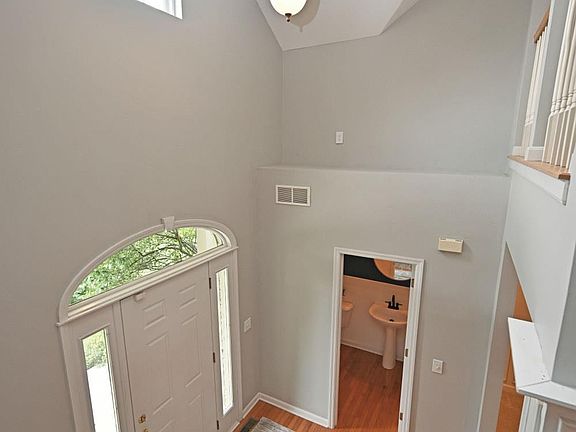 5th image of 5005 Dovetail Ln