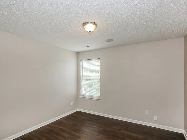 3913 Edgeview Dr — Photo 14