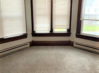 220 W Union St #2, Earlville, IL 60518