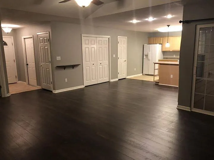 3 bed, 1350 sqft, $1,825 — Photo 2