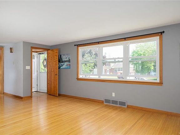2nd image of 703 Parkhurst Blvd