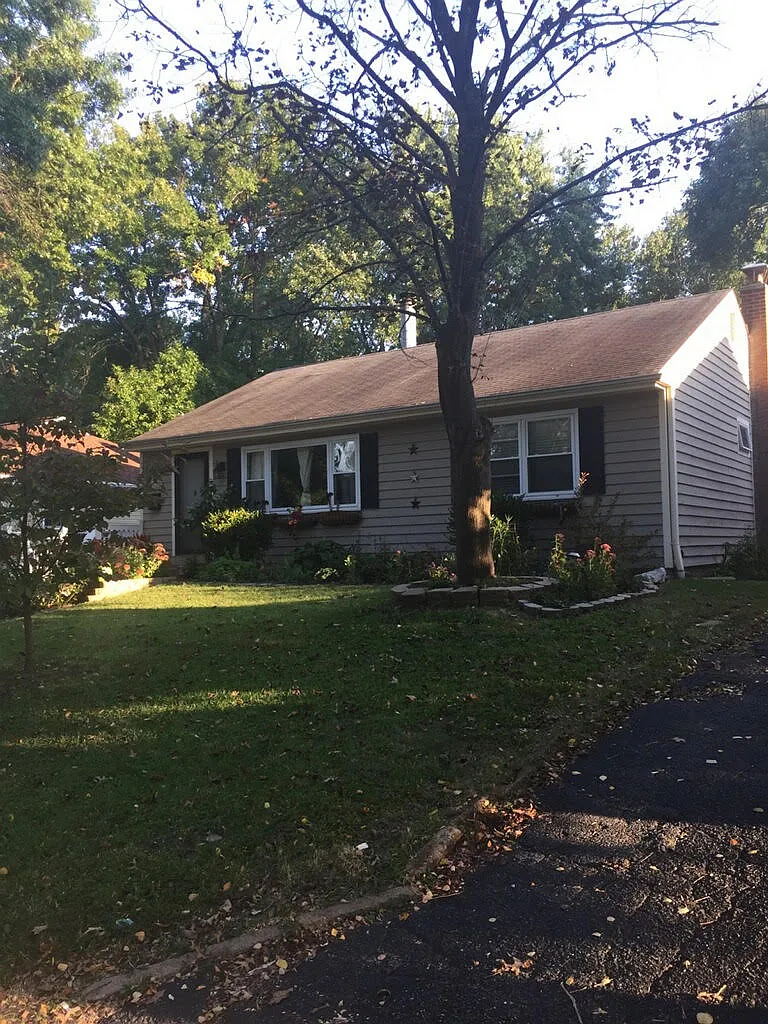 848 Queen Anne Pl photo 1