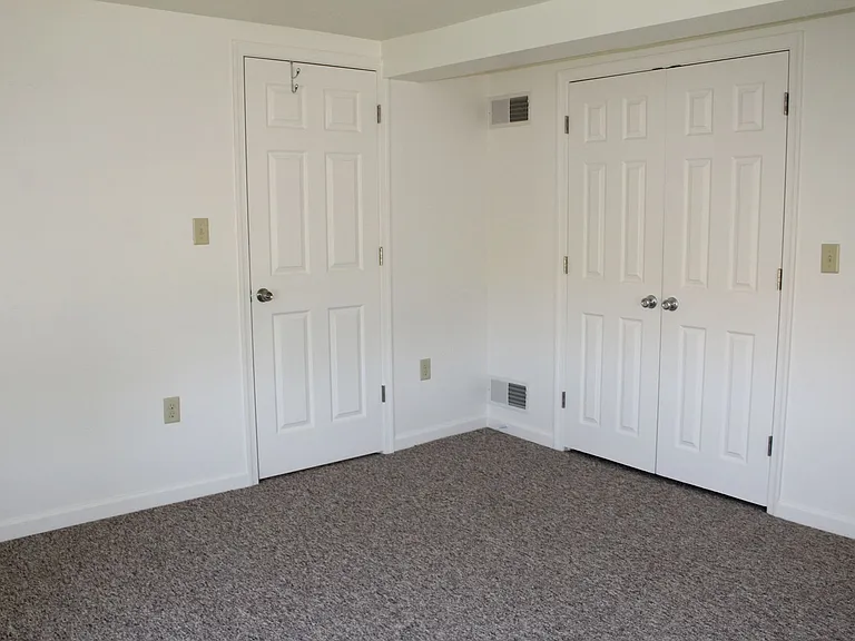 16093 Mellinger Ln — Photo 10