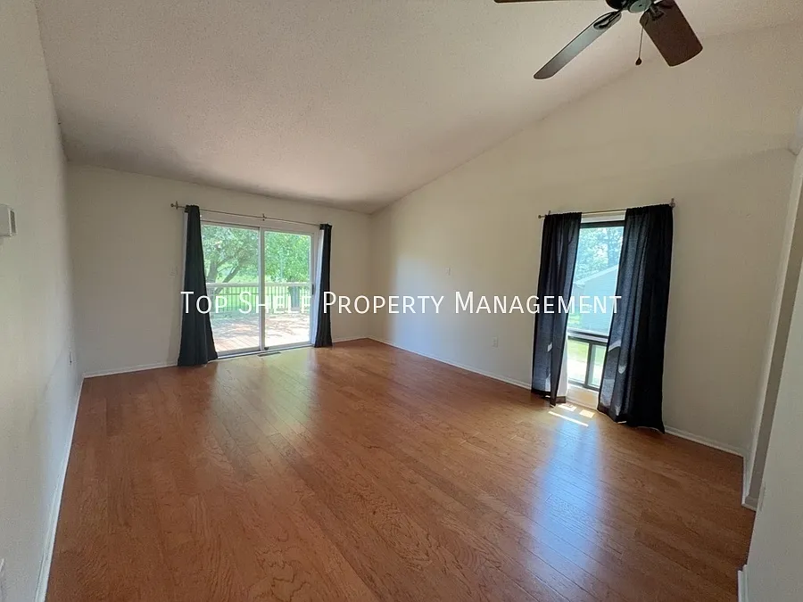 4 bed, 1600 sqft, $2,195 — Photo 2