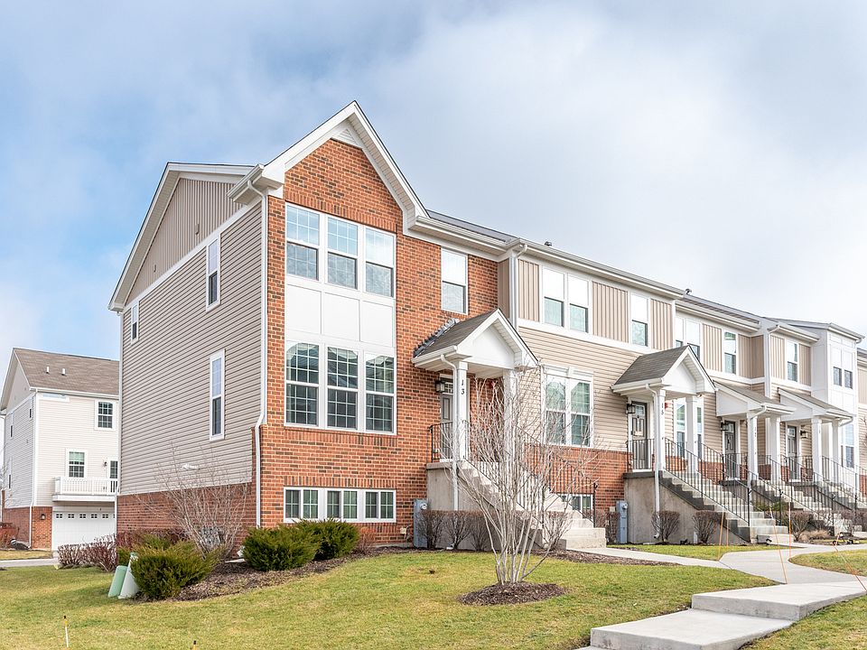 1st image of 13 Nicholas Dr E
