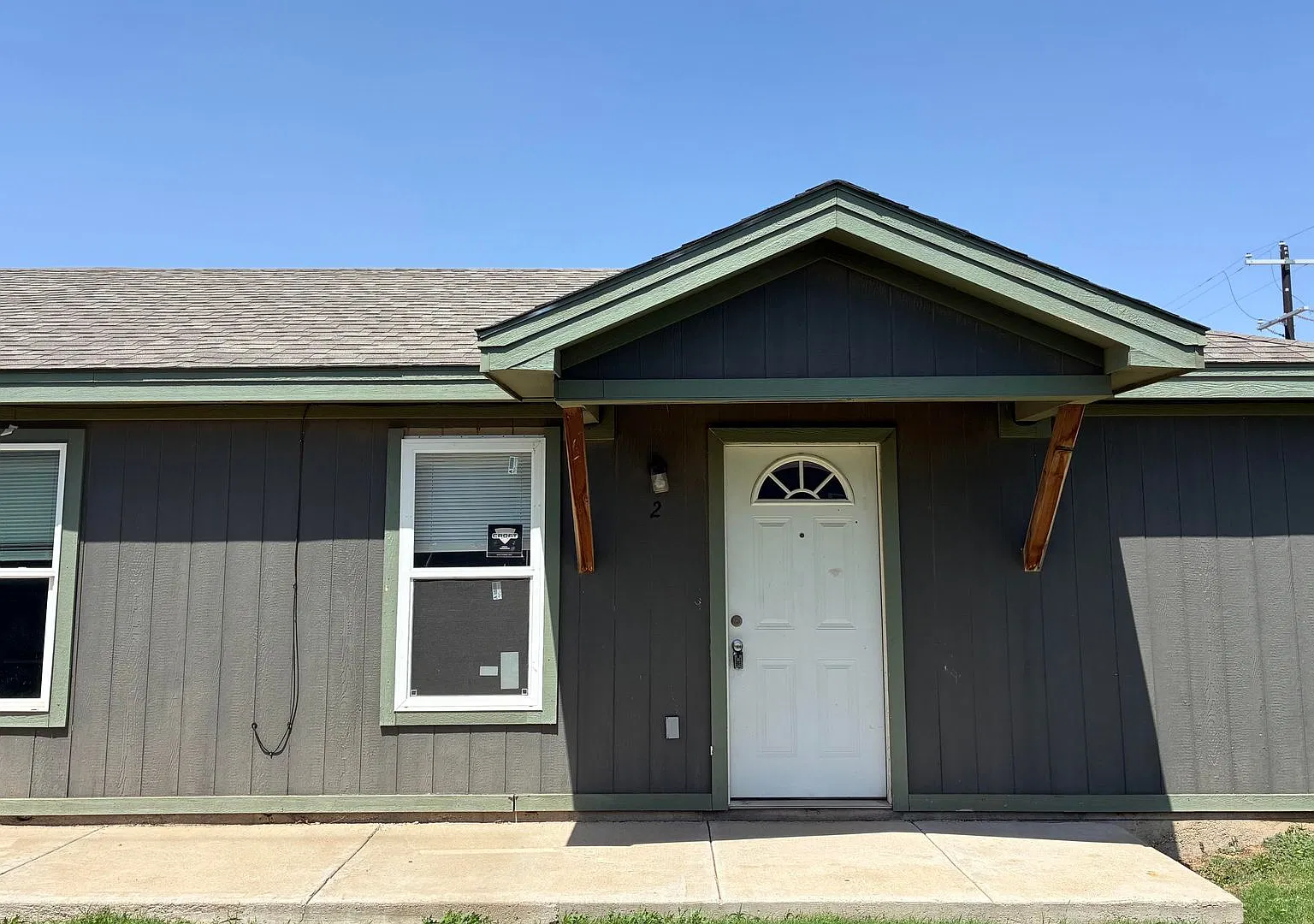 CBS 2809 East 2nd Street — Photo 1