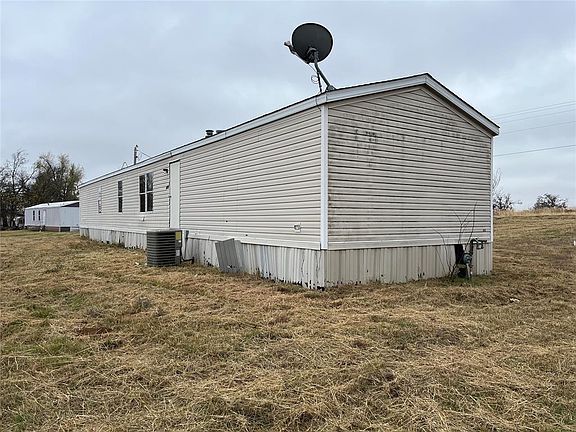 3rd image of 2131 N Blackberry Dr