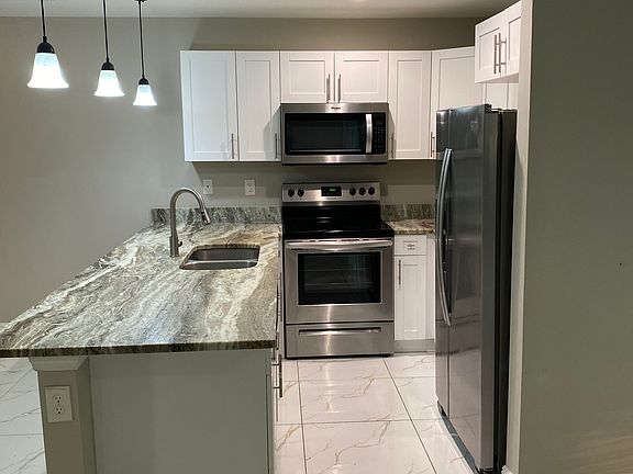 5th image of 216 Hightower Ave S