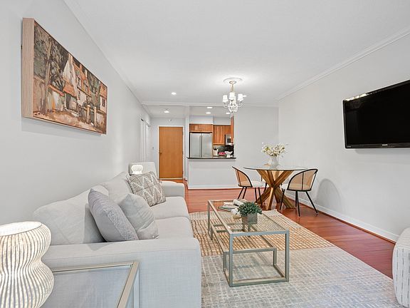 5th image of 100 Rosemary Way APT 214