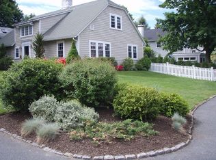 7 Abbot View Ln, Marblehead, MA 01945