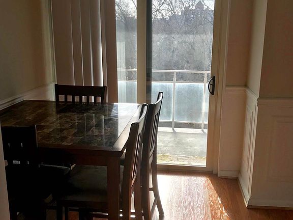 5th image of 4201 Cathedral Ave NW APT 1011E