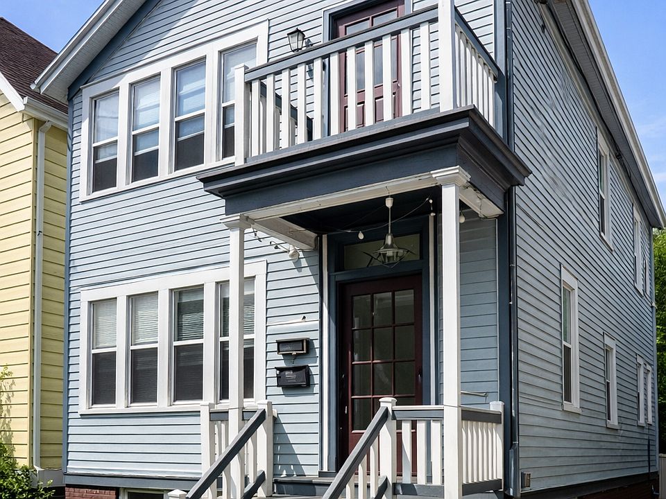 1st image of 1709 N Astor St Unit B
