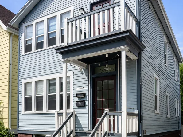 1709 N Astor St, Milwaukee, WI