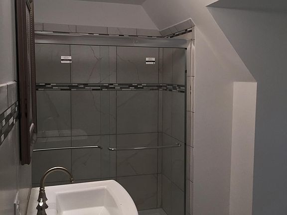 5th image of 615 W Ferry St APT 6