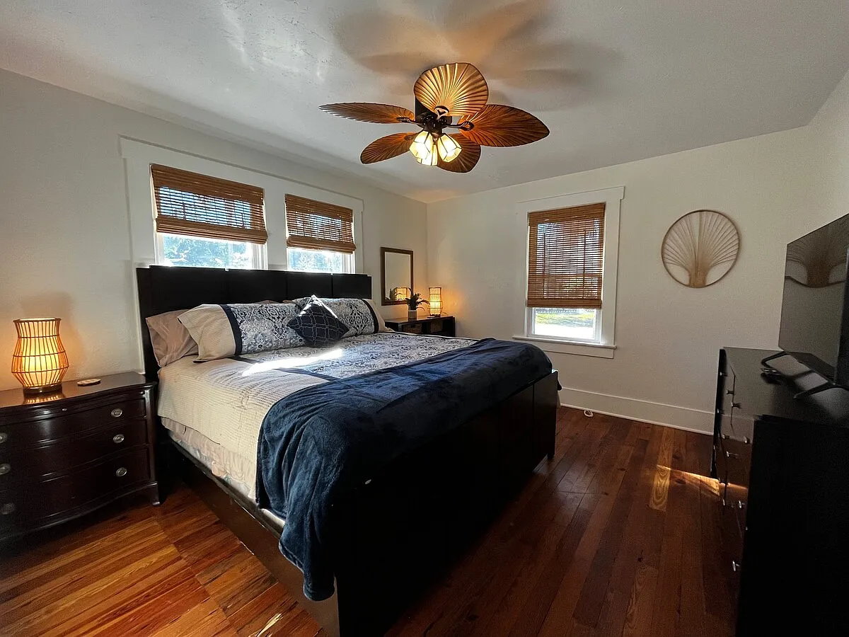 2 bed, 728 sqft, $2,750 — Photo 3