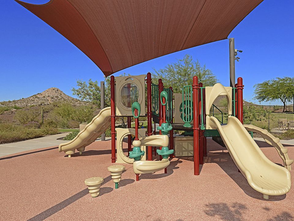 Foothills-Amenity-Center-8619
