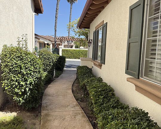 5th image of 2837 La Plata Dr