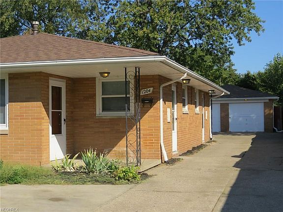 3rd image of 1204 W 26th St