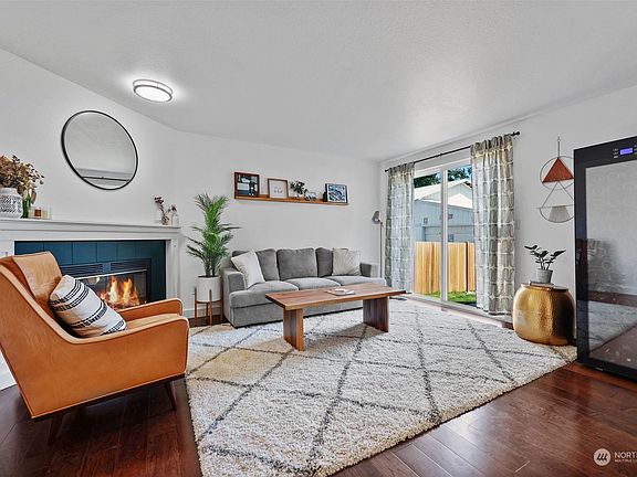 3rd image of 807 Ford Avenue
