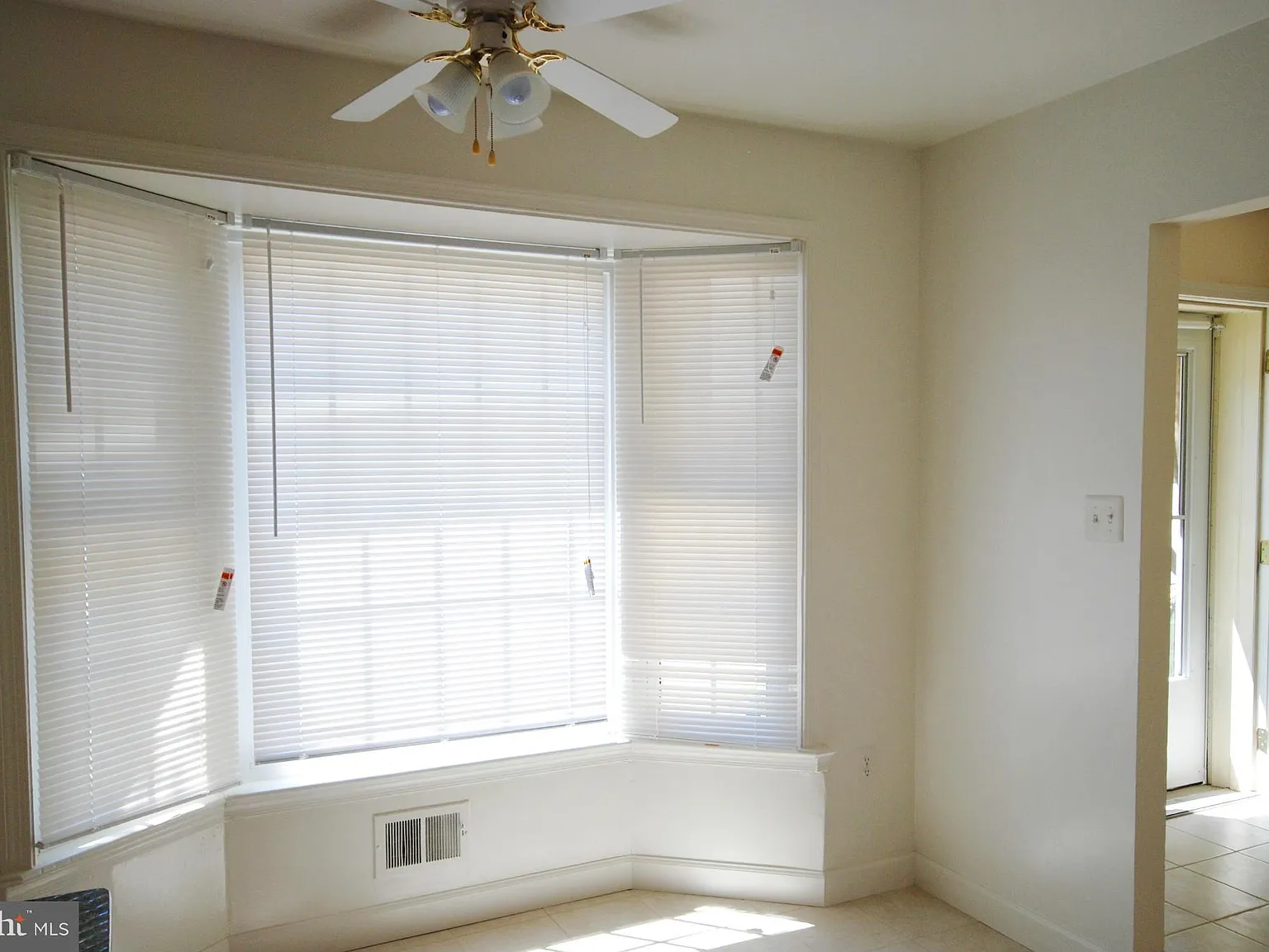 3 bed, 3.5 bath, 1670 sqft, $2,750 — Photo 4