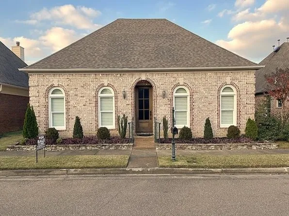 8470 Allenby Lakes Dr, Germantown, TN 38139