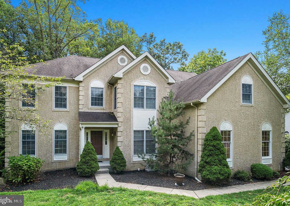 1st image of 864 Williamsburg Blvd