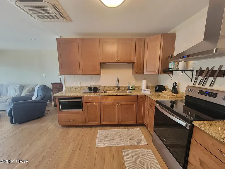 4900 E 4th St #B — Photo 12