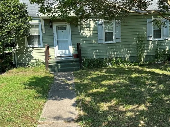 1206 Stewart Dr, Williamsburg, VA 23185