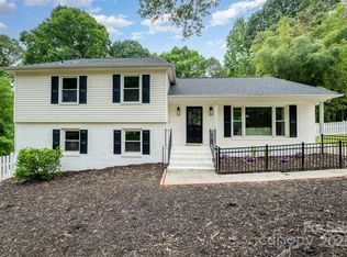 8025 Cliffside Dr, Charlotte, NC 28270
