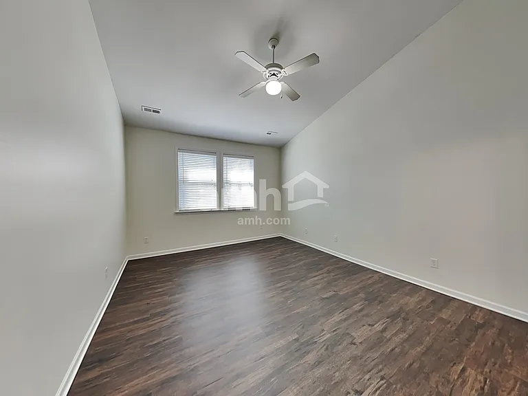1009 Skillbeck Rd — Photo 9