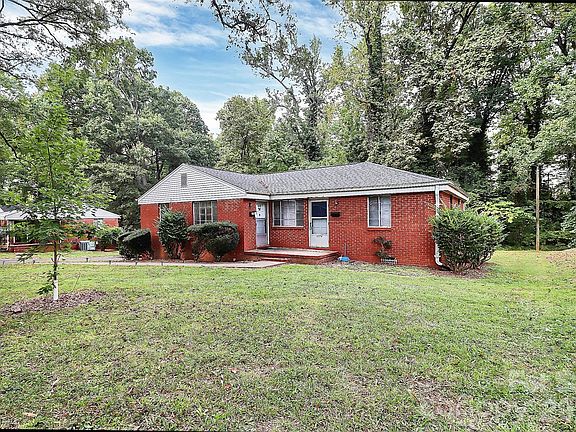 2nd image of 3224 Marlborough Rd