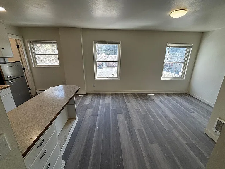 525 S Main St — Photo 27