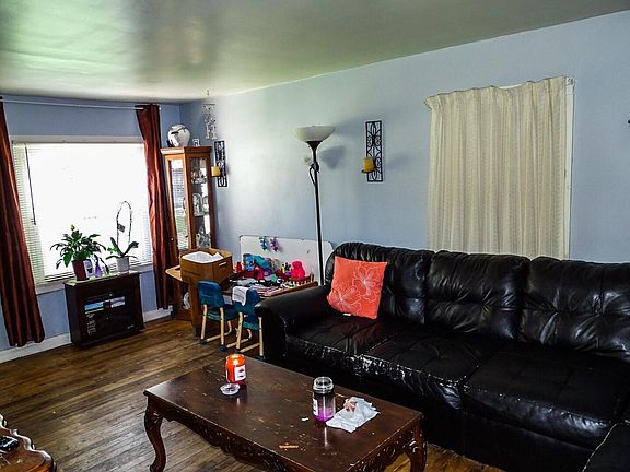 5th image of 66 47th St SE