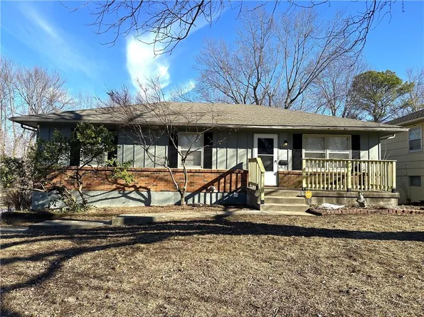 8307 Manning Ave, Raytown, MO 64138