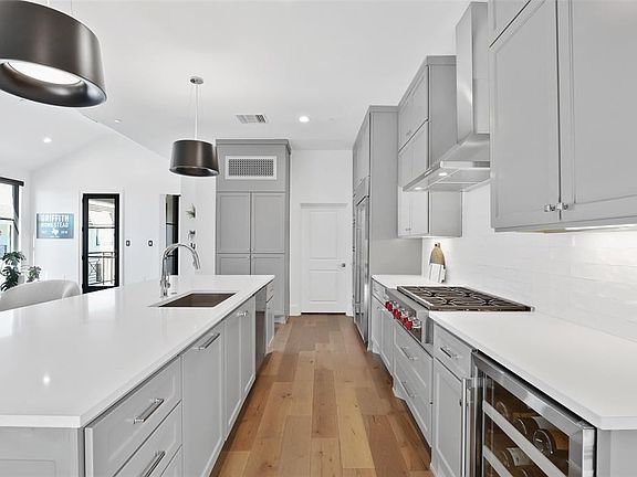 3rd image of 5270 Town And Country Blvd APT 331