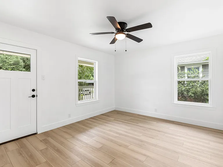 719 Northill Dr — Photo 21