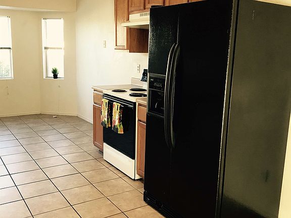 5th image of 3502 Woodlake Dr