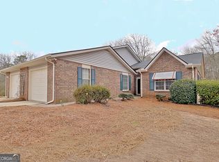 305 Lagrange Ct, Fayetteville, GA 30214