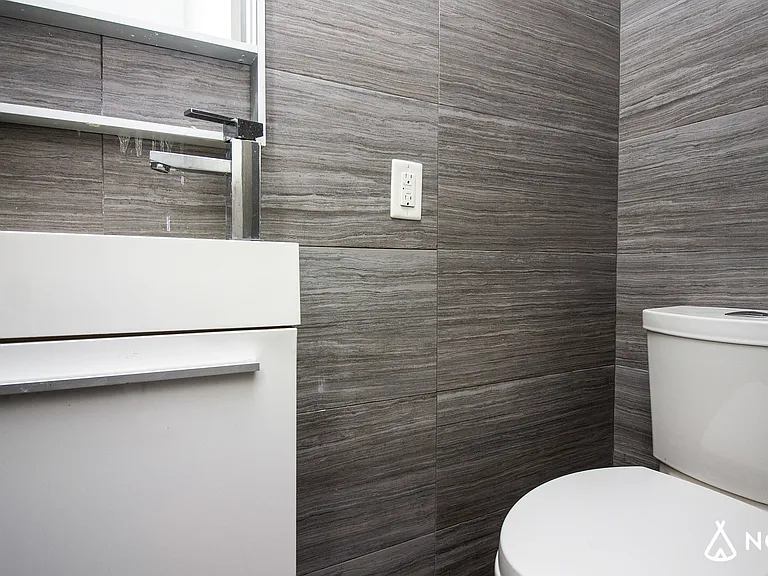 1873 Menahan St #2B — Photo 7