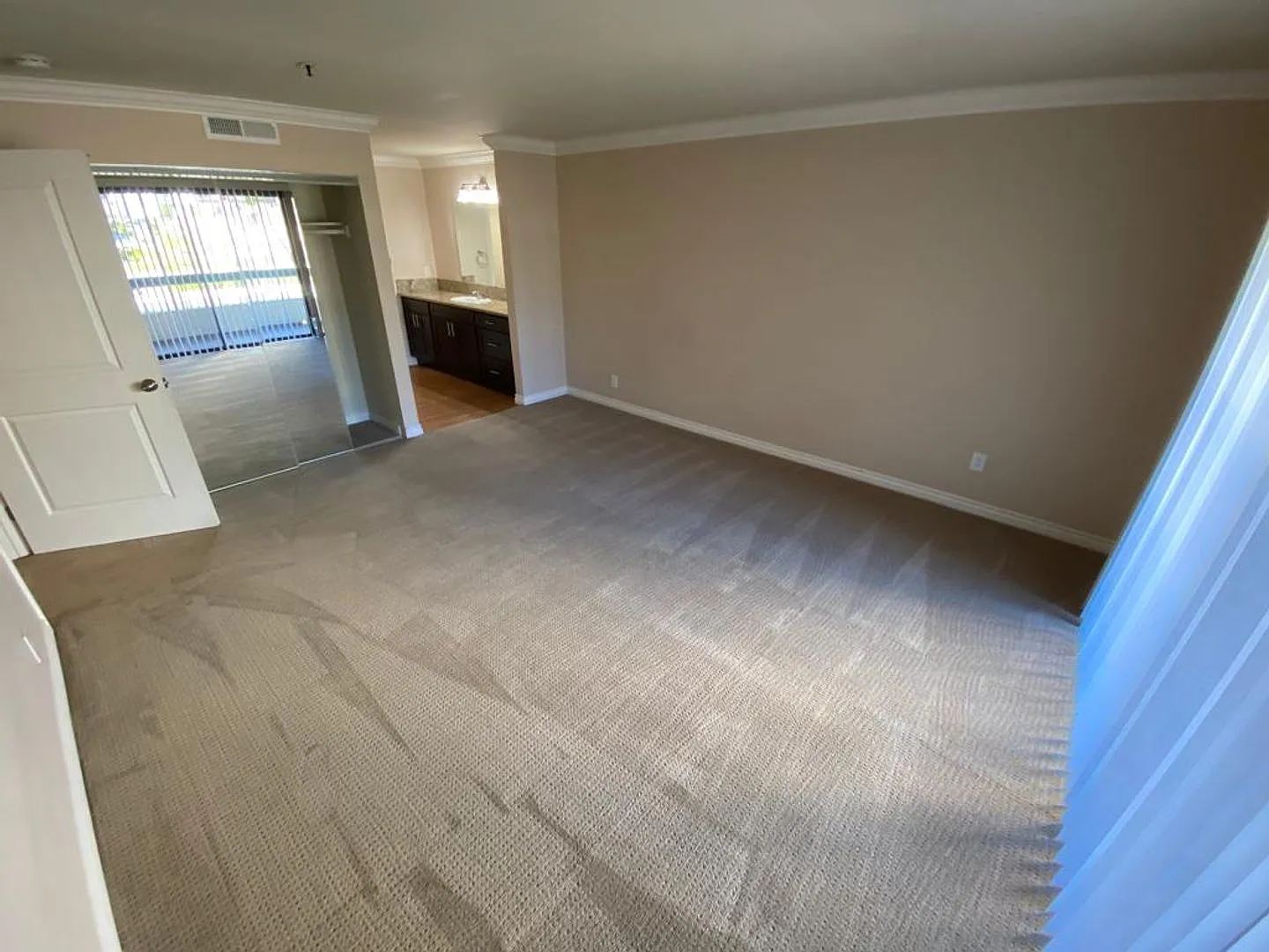 Remodeled 2 Bdr 1.5 Bath Condo In Tierrasanta With Gated Garage Parking — Photo 3