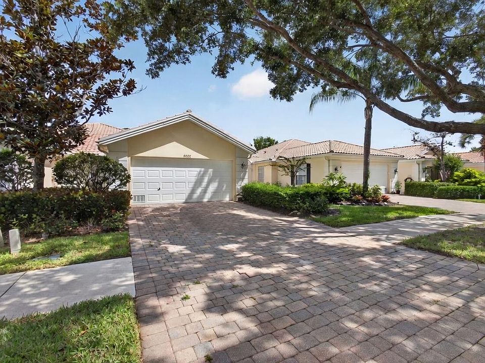 1st image of 8522 SE Retreat Drive