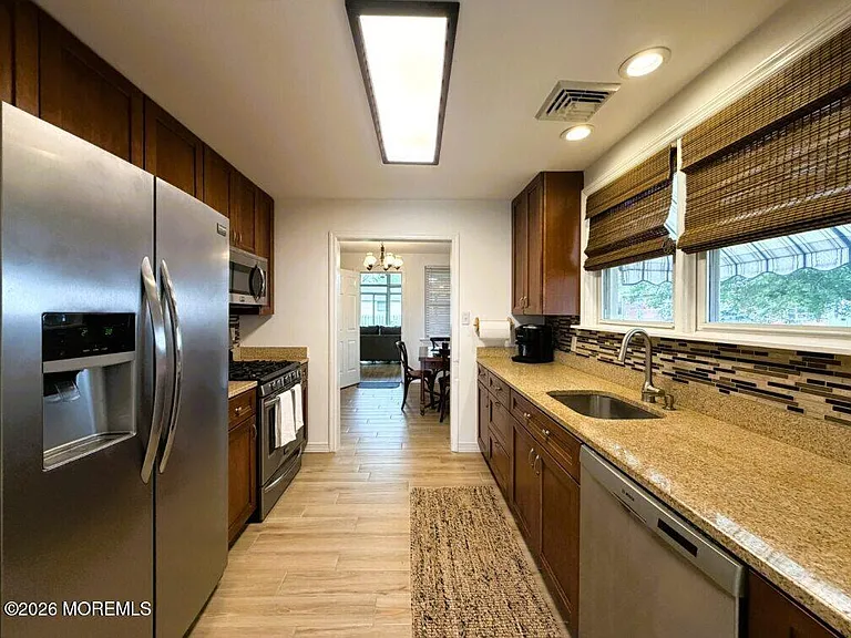 102 Columbia Ave #SUMMER — Photo 10
