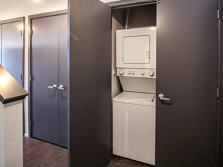 Saffron Apartments — Photo 7