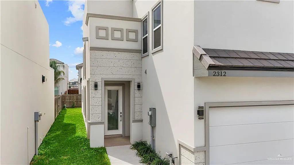 4 bed, 3.5 bath, 1880 sqft, $2,350 — Photo 3
