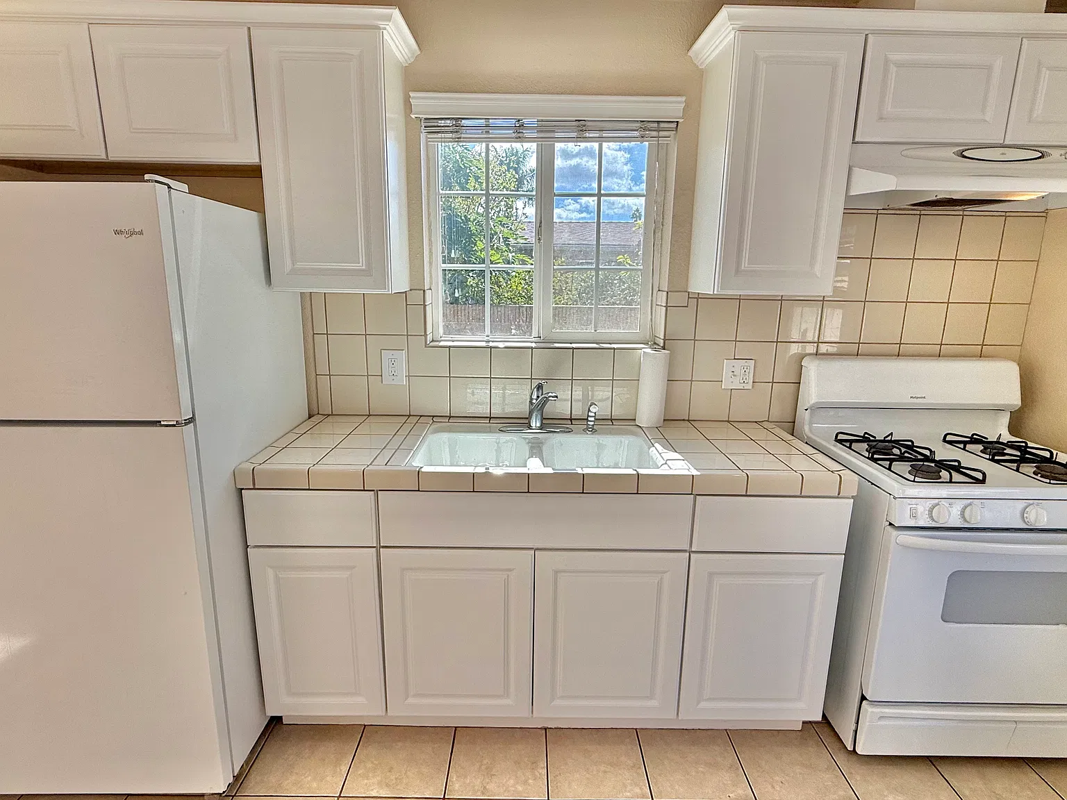 2 bed, 600 sqft, $2,000 — Photo 2