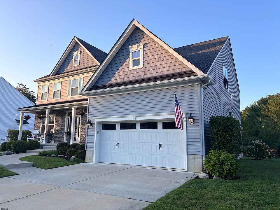1st image of 30 Monet Dr