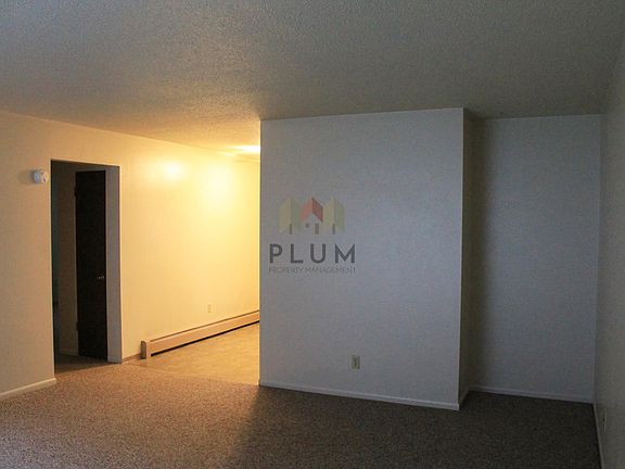 3rd image of 418 S 2nd St W APT 3