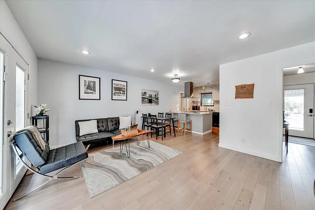 4 bed, 2.0 bath, 1581 sqft, $3,700 — Photo 1