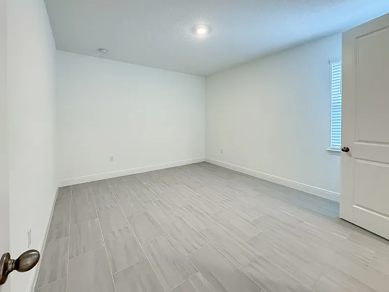 10425 Marconi Ave — Photo 13