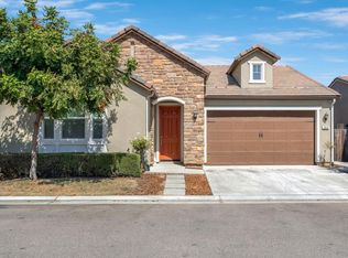 3037 Swift Ln, Clovis, CA 93619